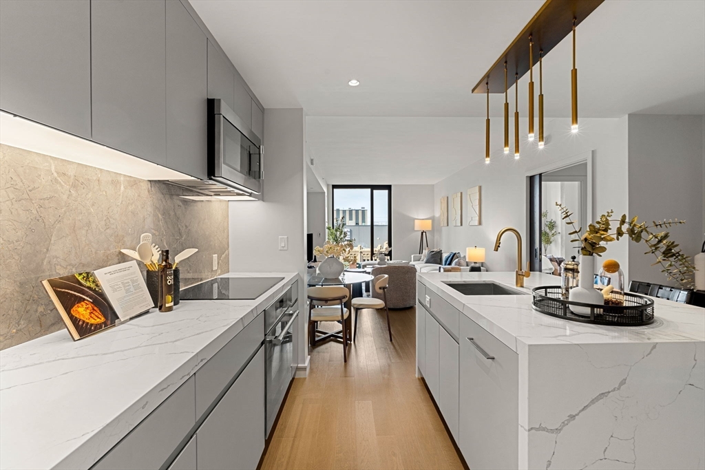 55 Lagrange St Unit: PH21C
