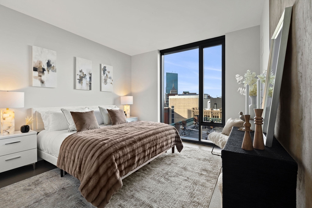 55 Lagrange St Unit: PH21C