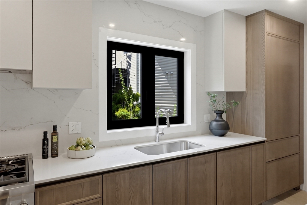 209 Tudor Street # 2