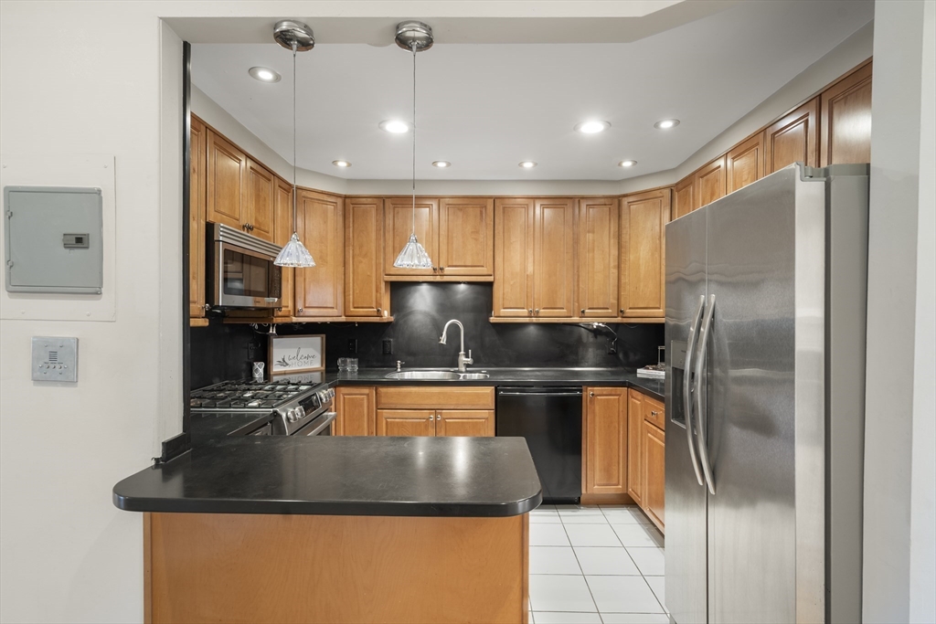 1011 Beacon St # 4