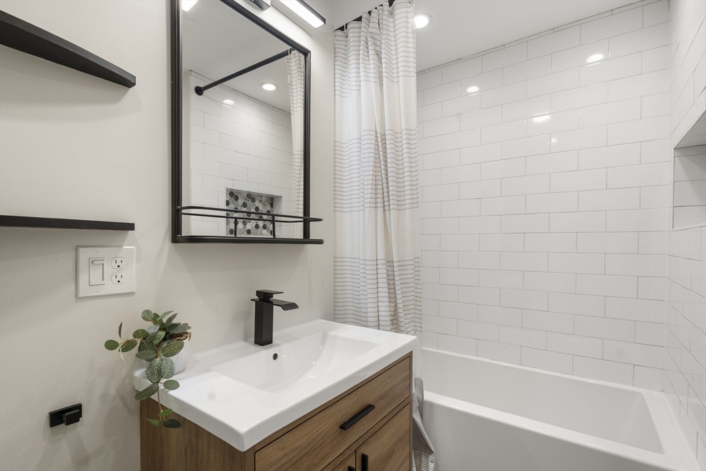 1011 Beacon St # 4
