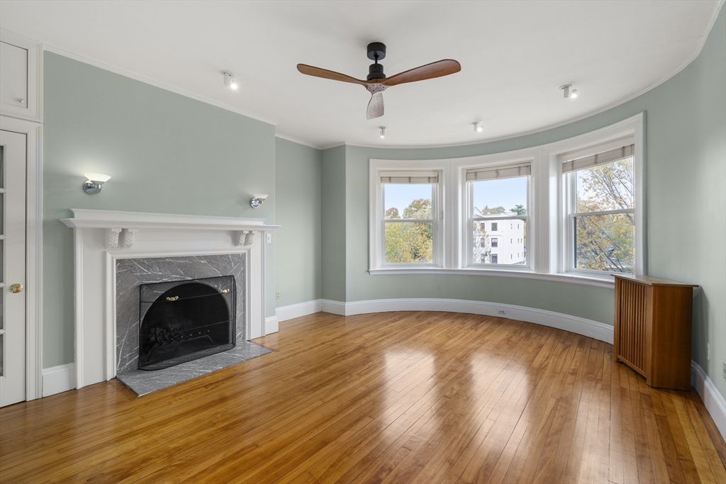 1011 Beacon St # 4