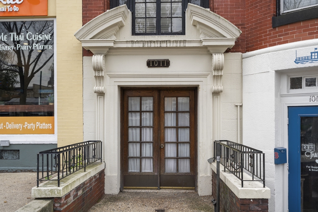 1011 Beacon St # 4