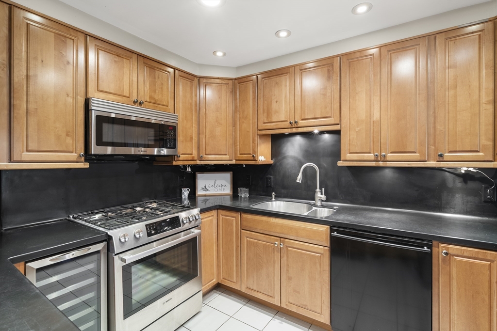 1011 Beacon St # 4
