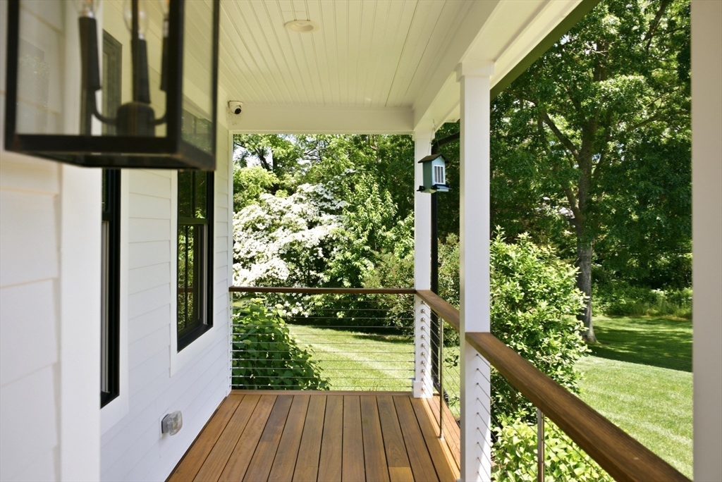635 Santuit-Newtown Rd