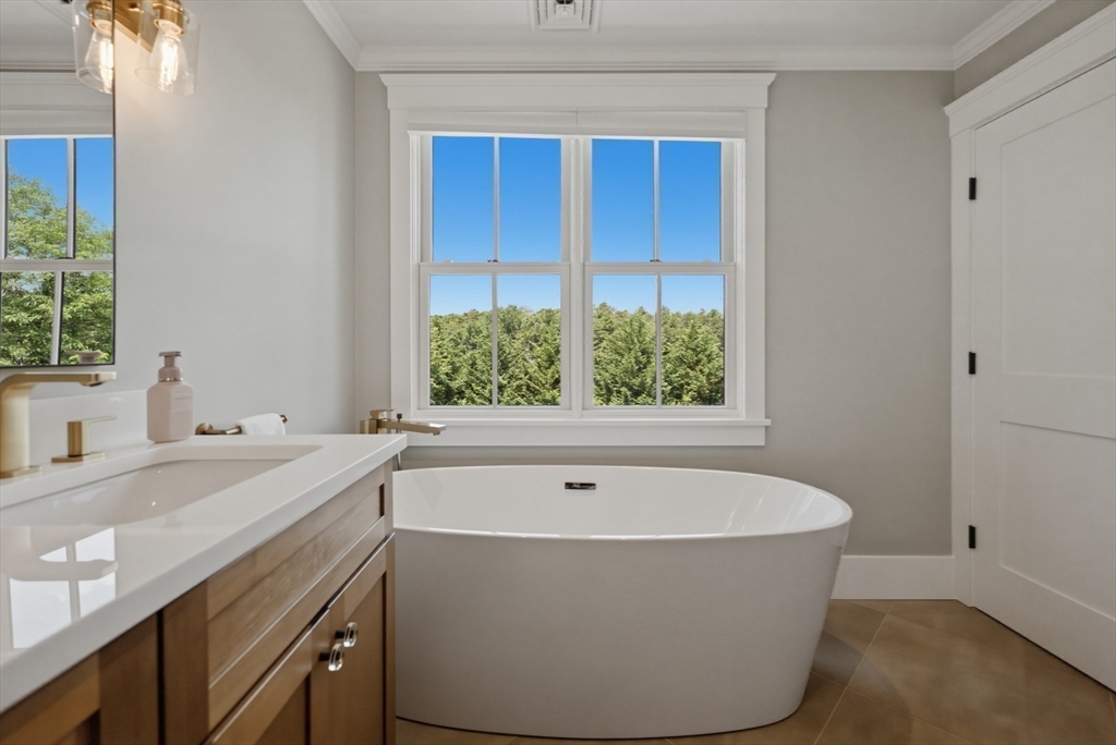 635 Santuit-Newtown Rd