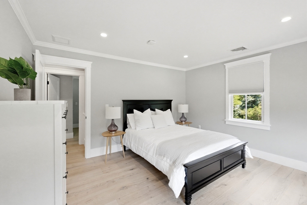 635 Santuit-Newtown Rd