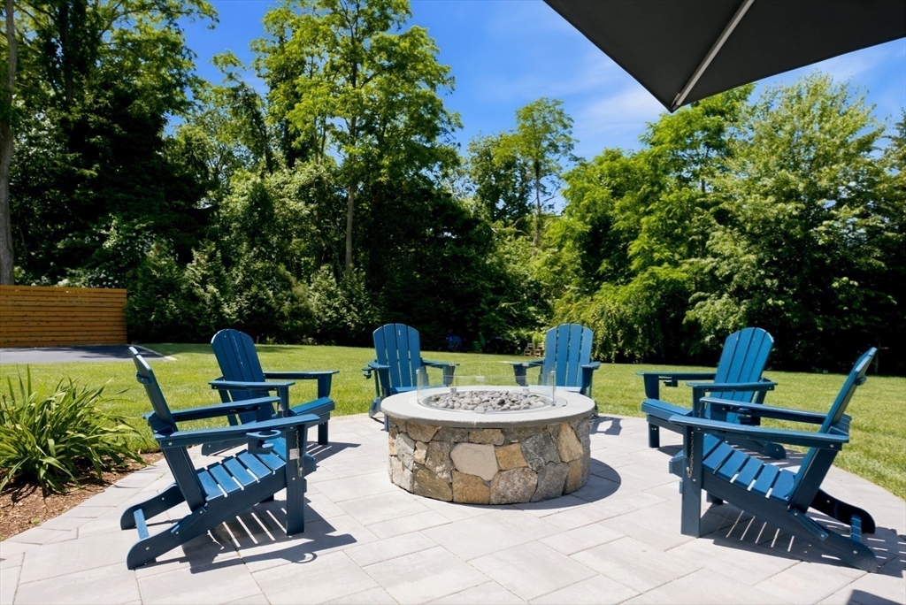635 Santuit-Newtown Rd