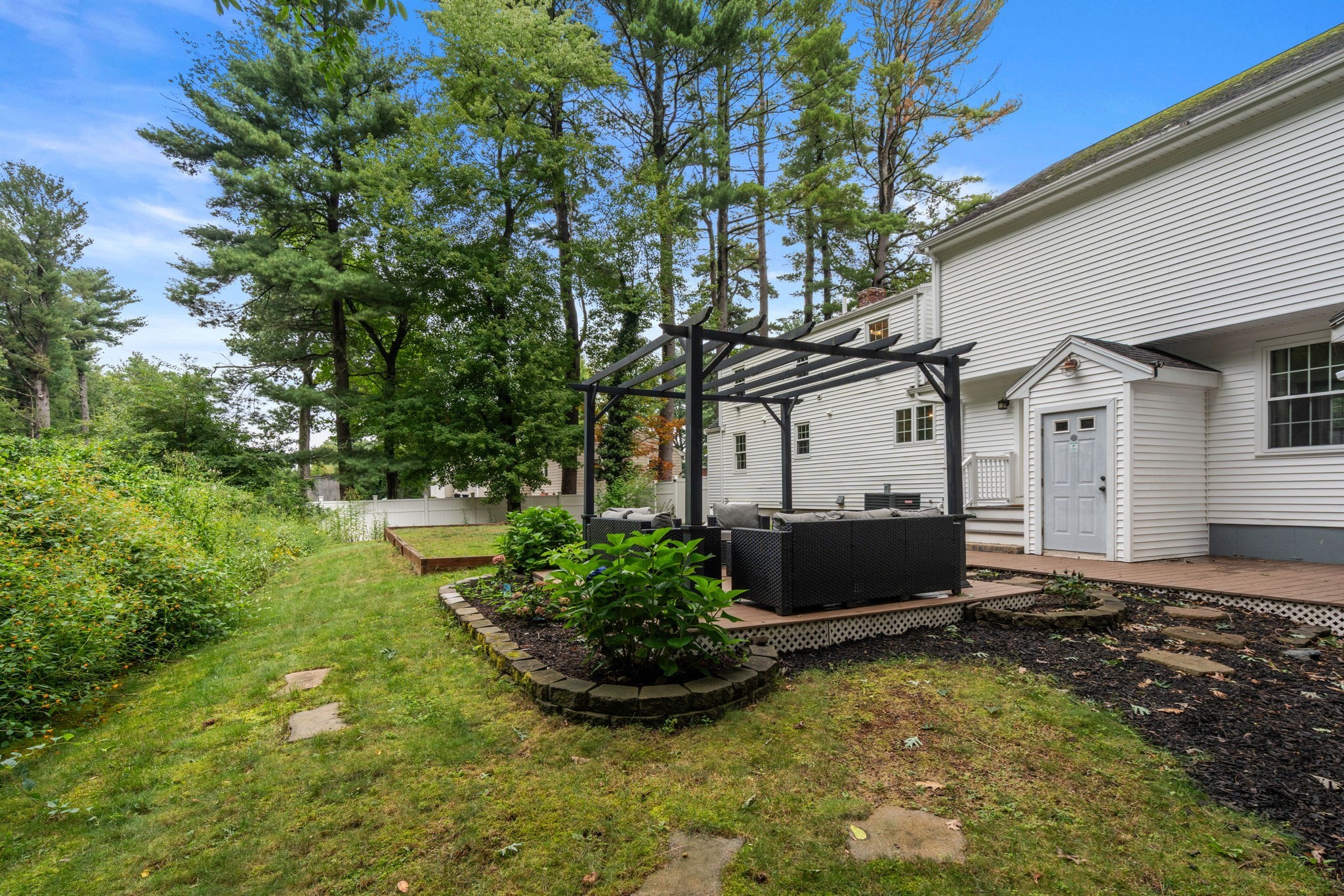 65 Lawrence St