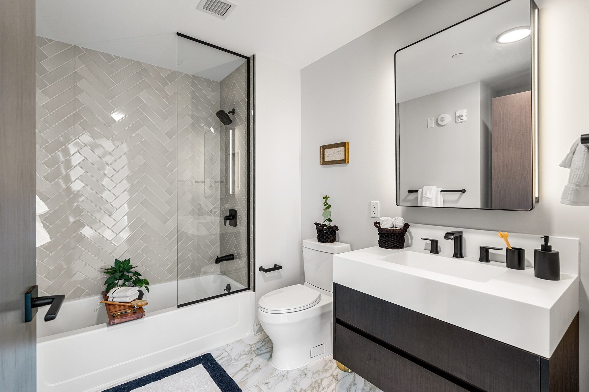 55 Lagrange St Unit: PH21B