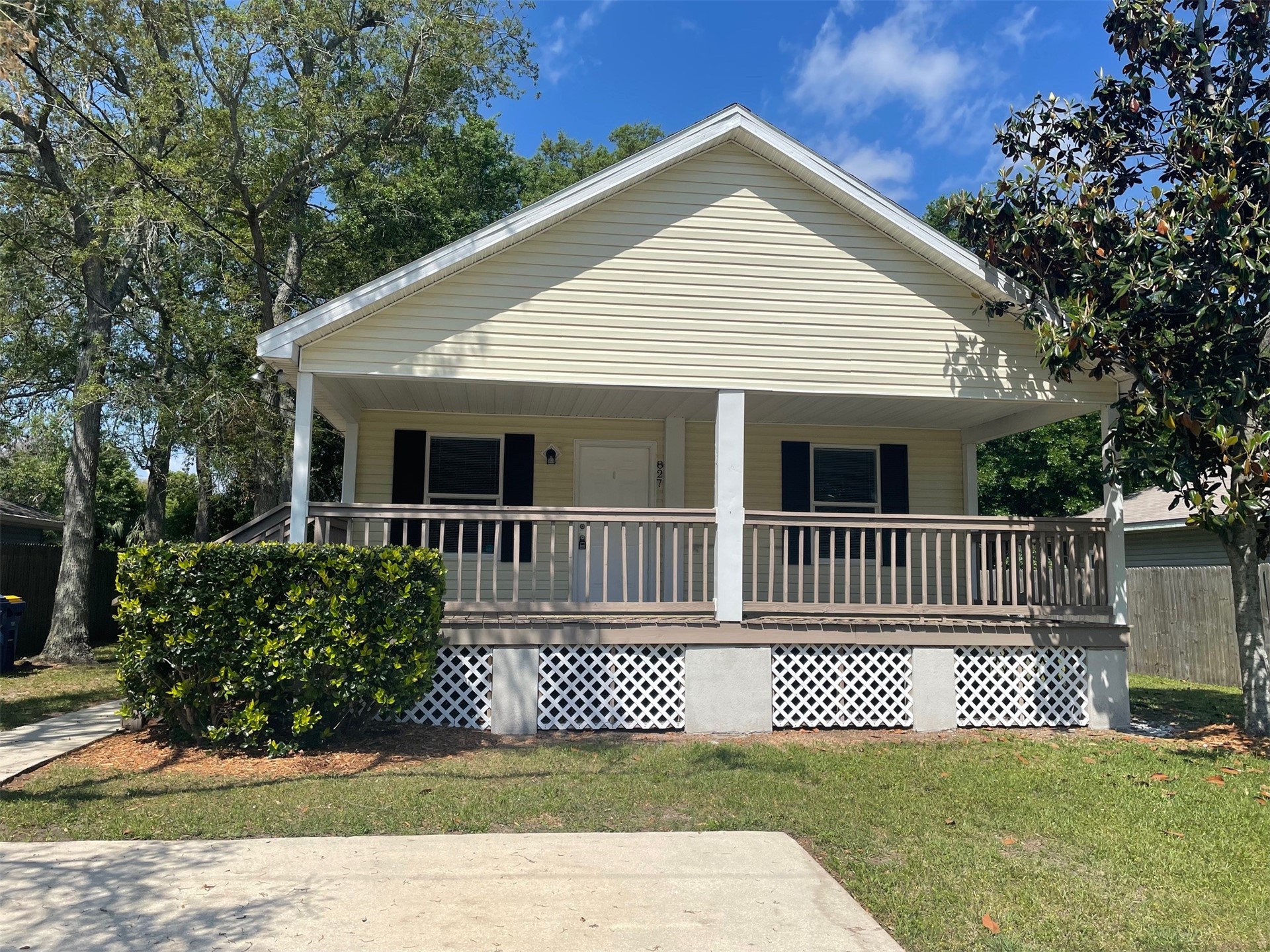 827 DIVISION STREET