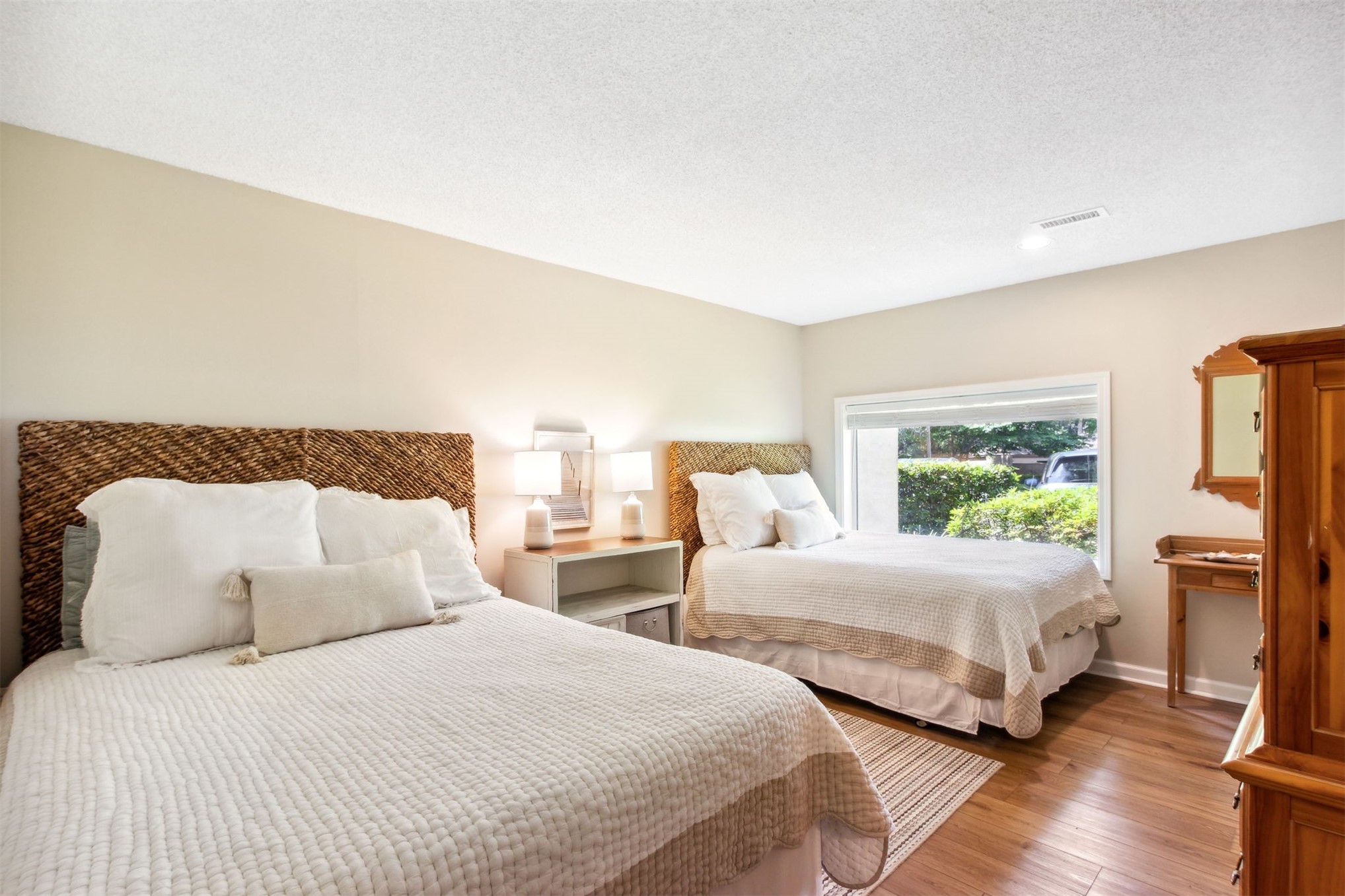 3304 SEA MARSH ROAD 3304