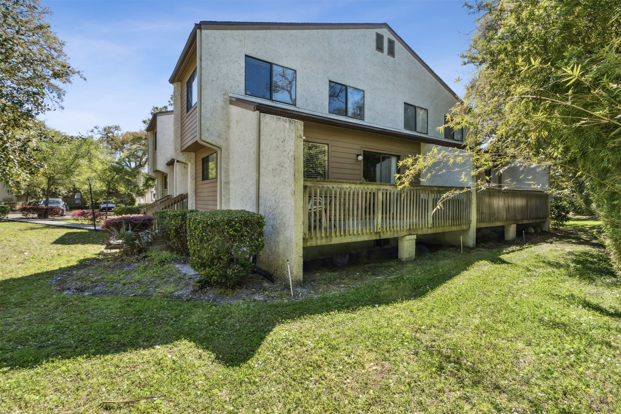 2704 FOREST RIDGE DRIVE L4