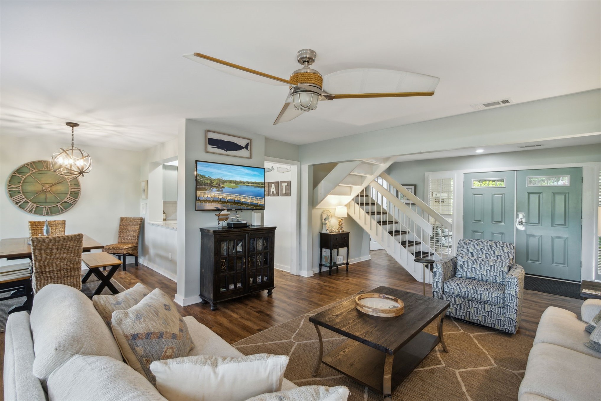 2039 BEACHWOOD ROAD