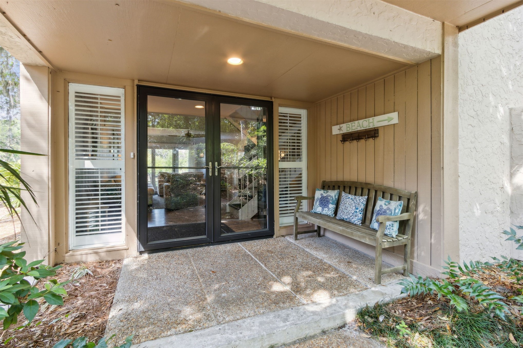 2039 BEACHWOOD ROAD