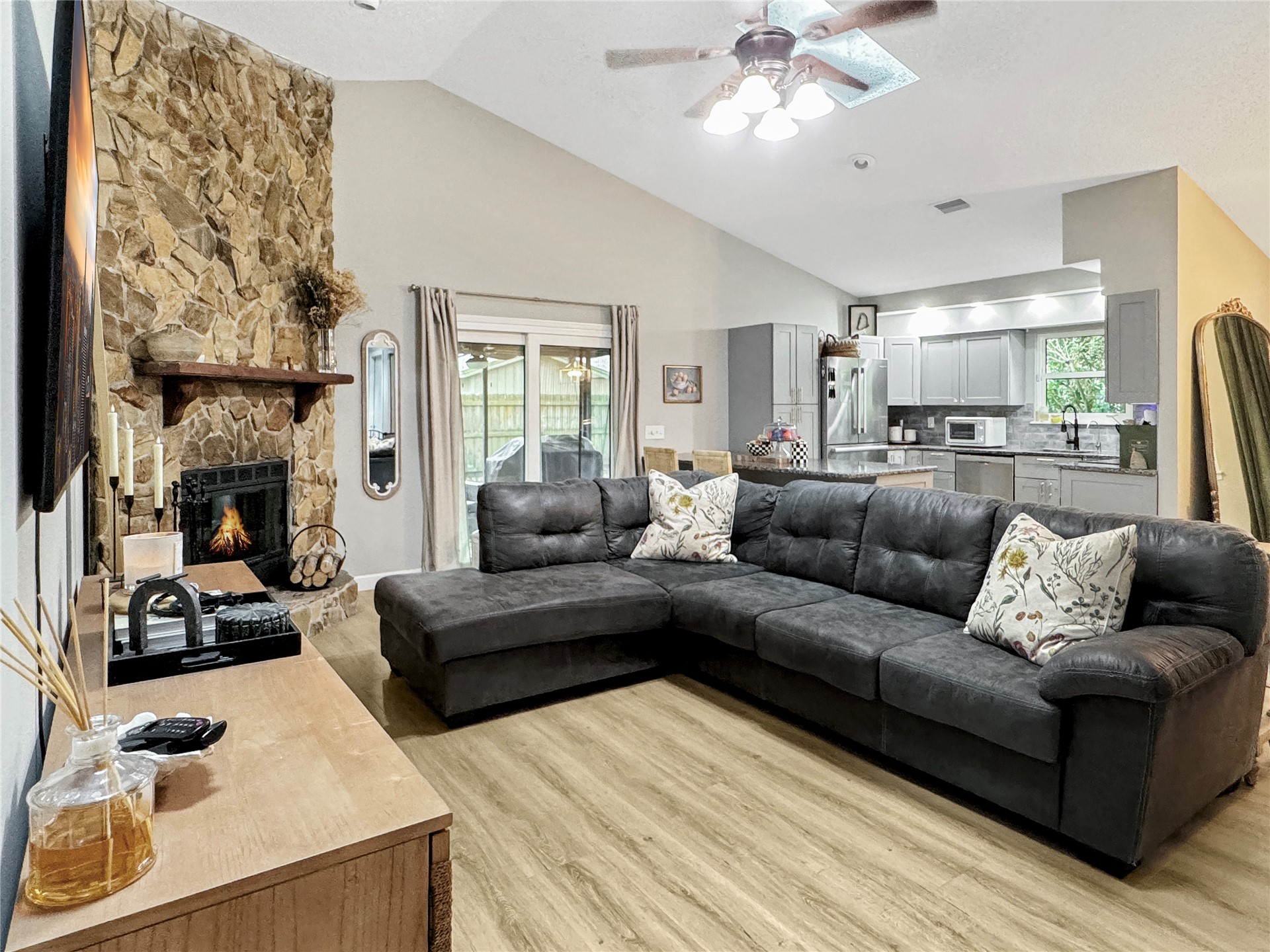 1606 COVENTRY LANE
