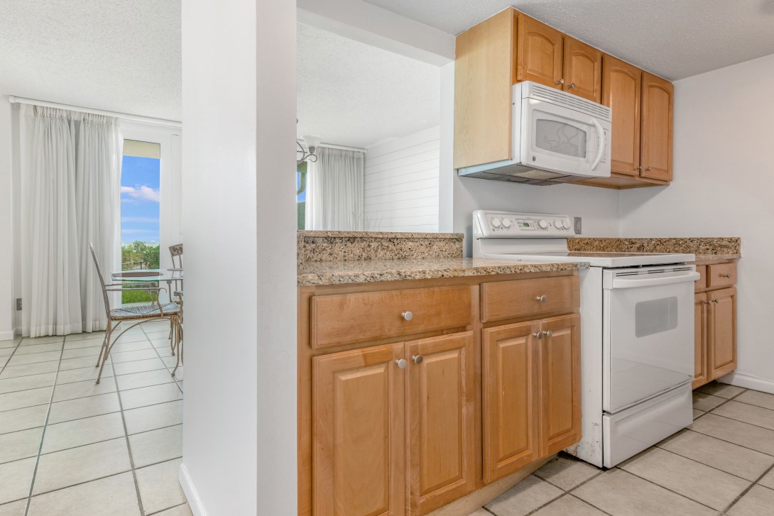 1007 CAPTAINS COURT DRIVE 1007