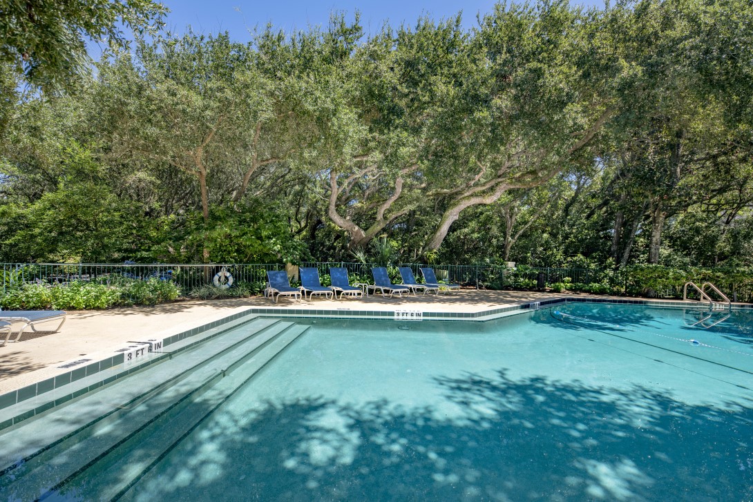 1007 CAPTAINS COURT DRIVE 1007