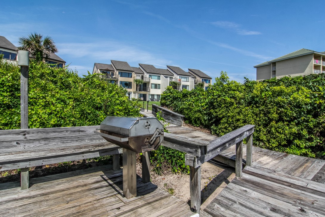 1007 CAPTAINS COURT DRIVE 1007