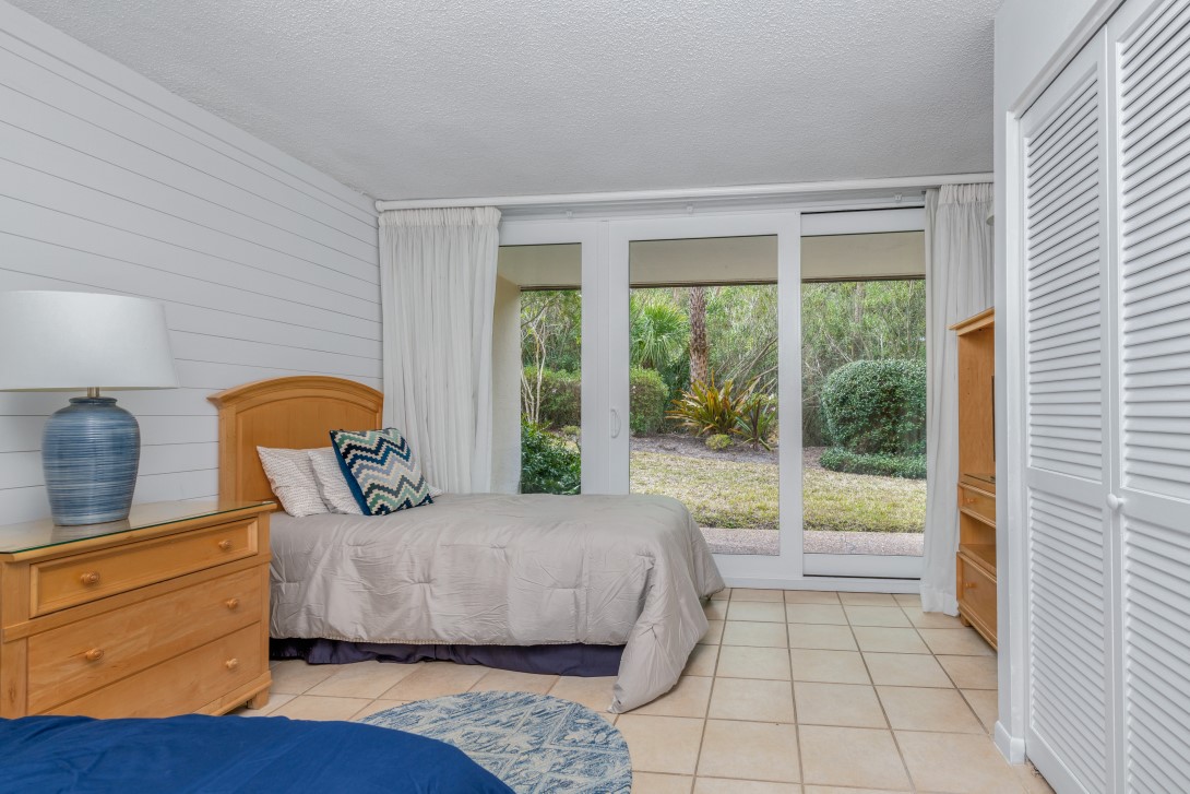 1007 CAPTAINS COURT DRIVE 1007
