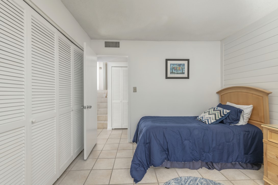 1007 CAPTAINS COURT DRIVE 1007