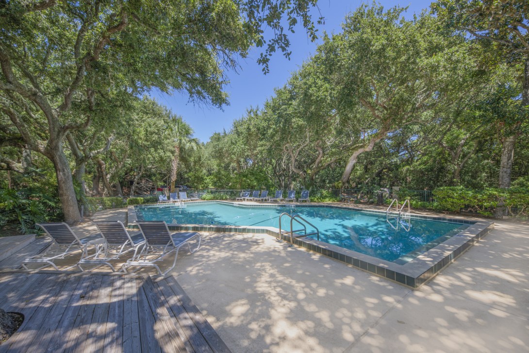 1007 CAPTAINS COURT DRIVE 1007