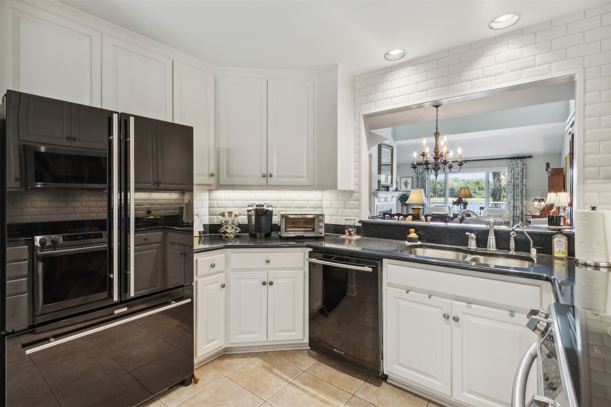 2413 BOXWOOD LANE