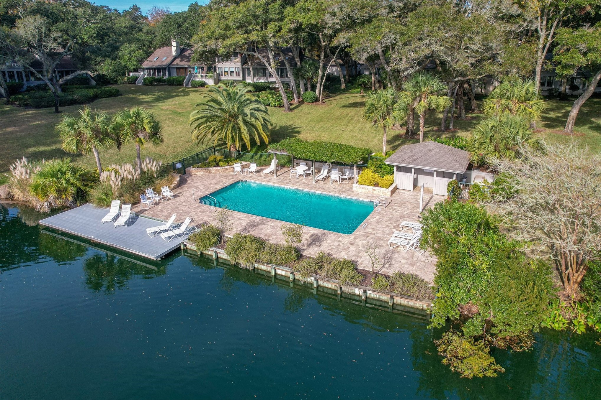 2413 BOXWOOD LANE