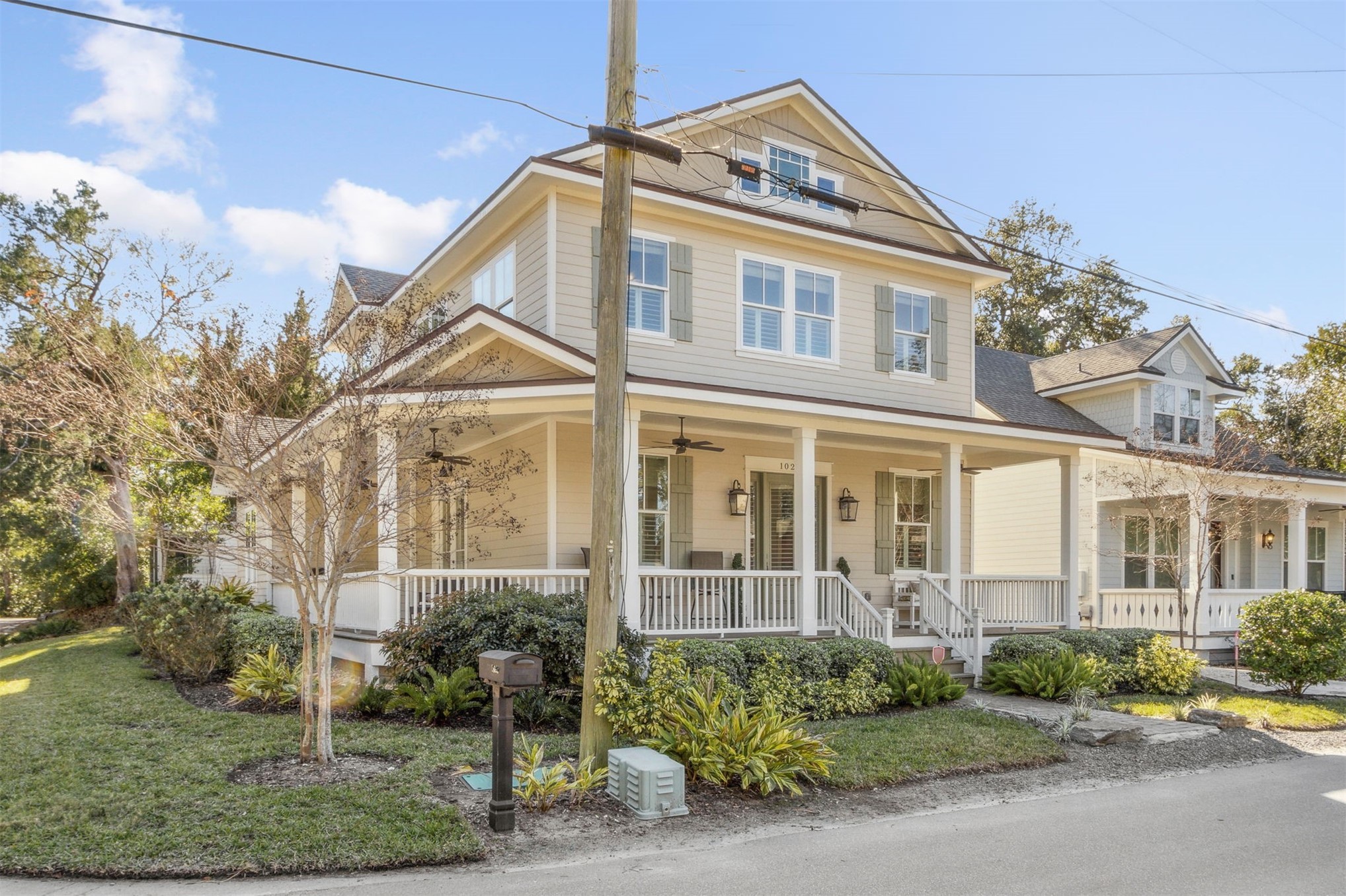 1020 WHITE STREET