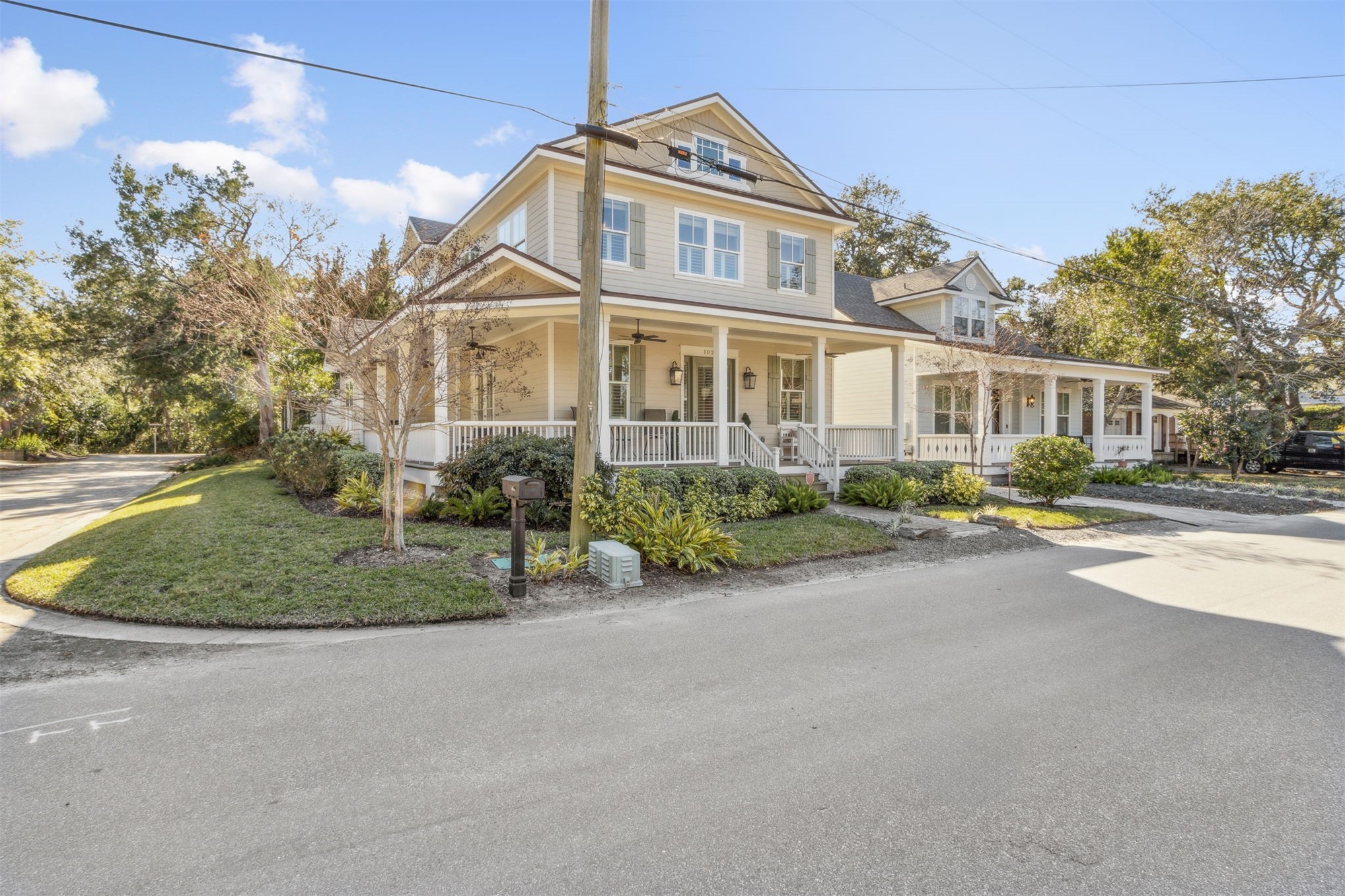 1020 WHITE STREET