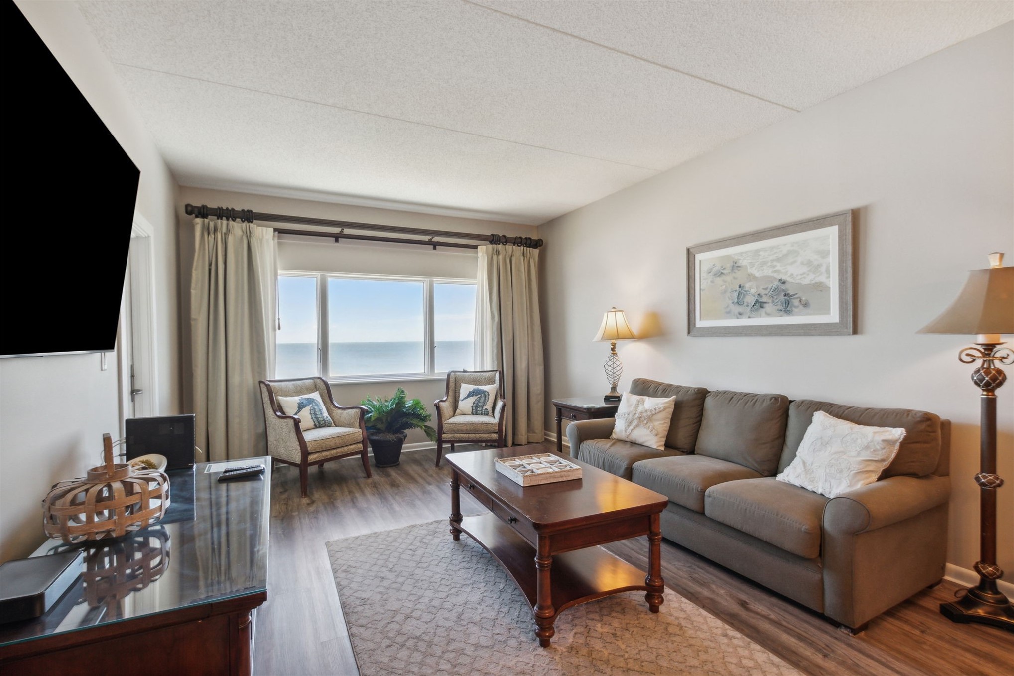 327/328 SANDCASTLES COURT 284