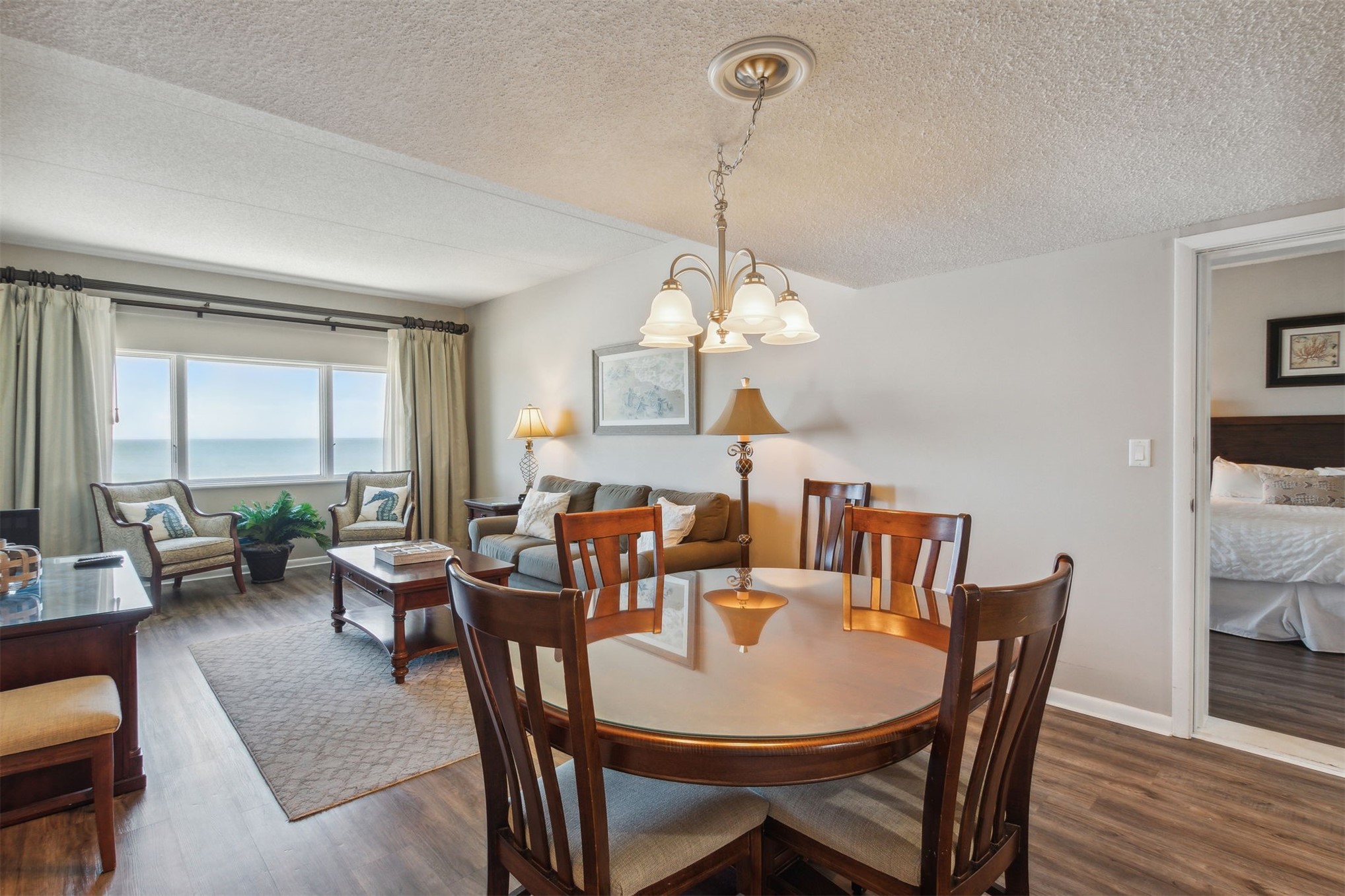 327/328 SANDCASTLES COURT 284