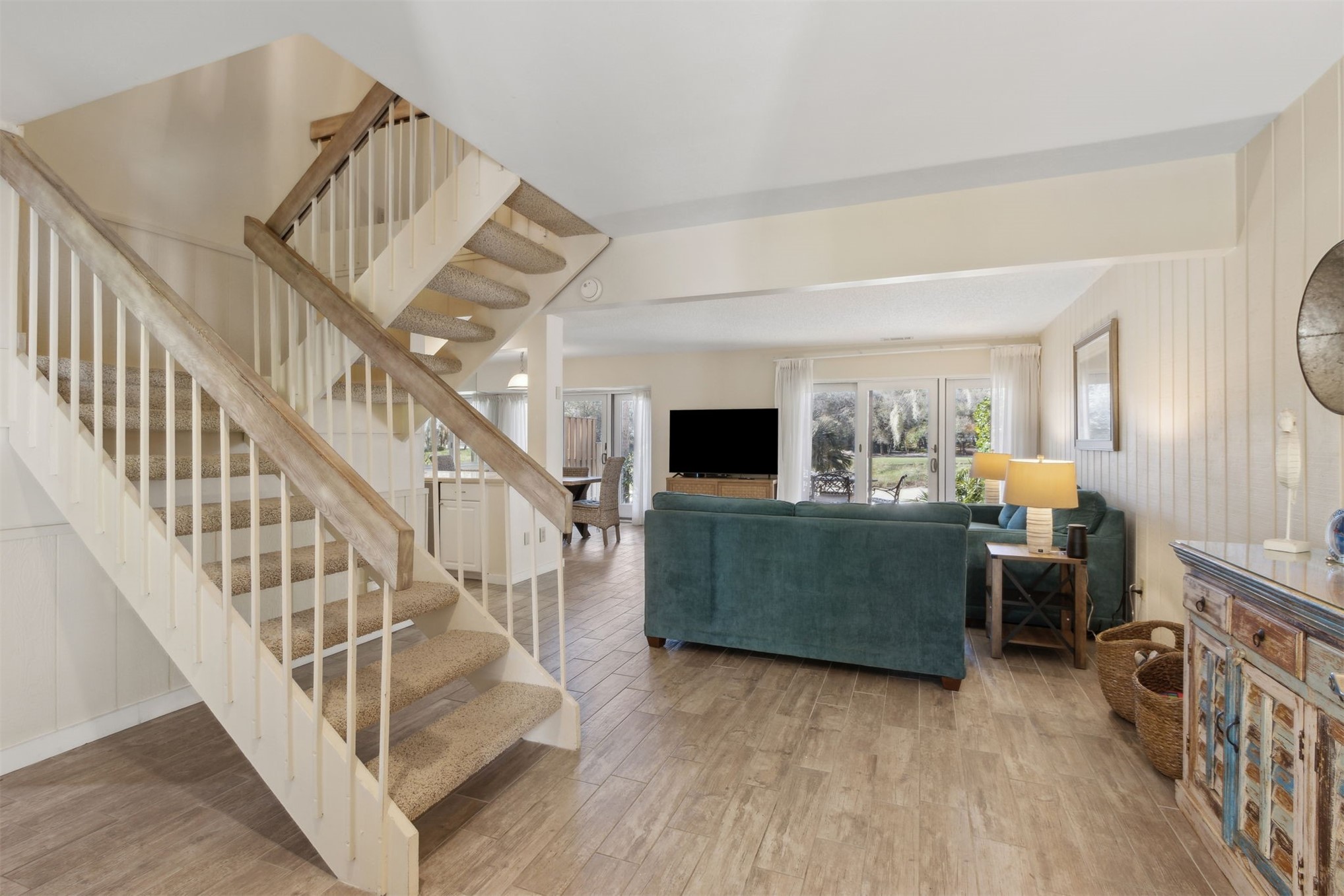 2098 BEACH WOOD ROAD 2098