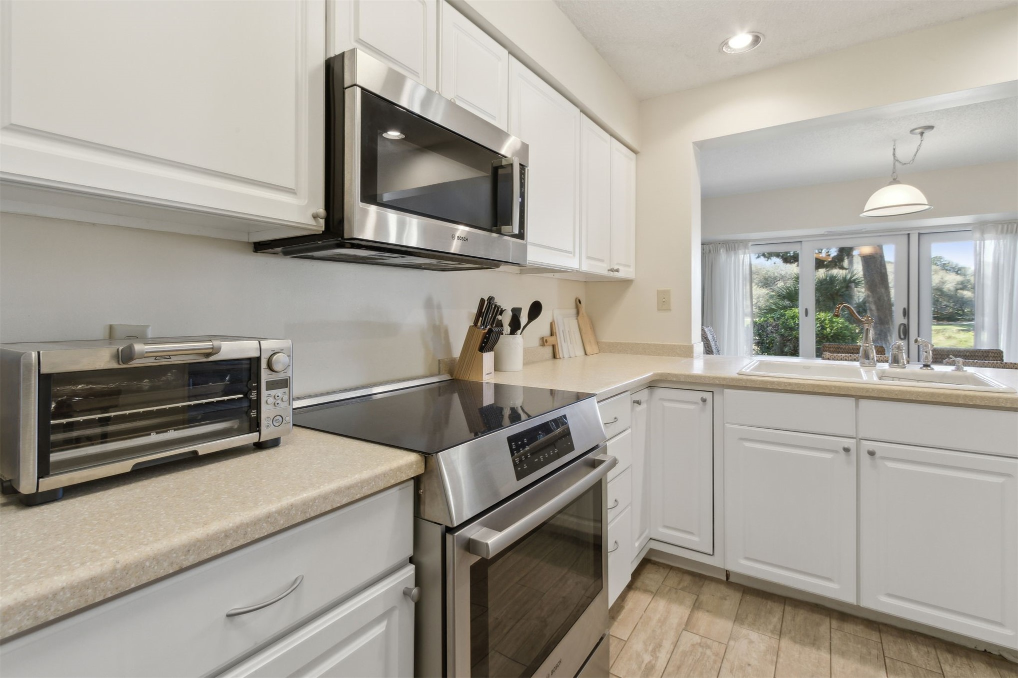 2098 BEACH WOOD ROAD 2098