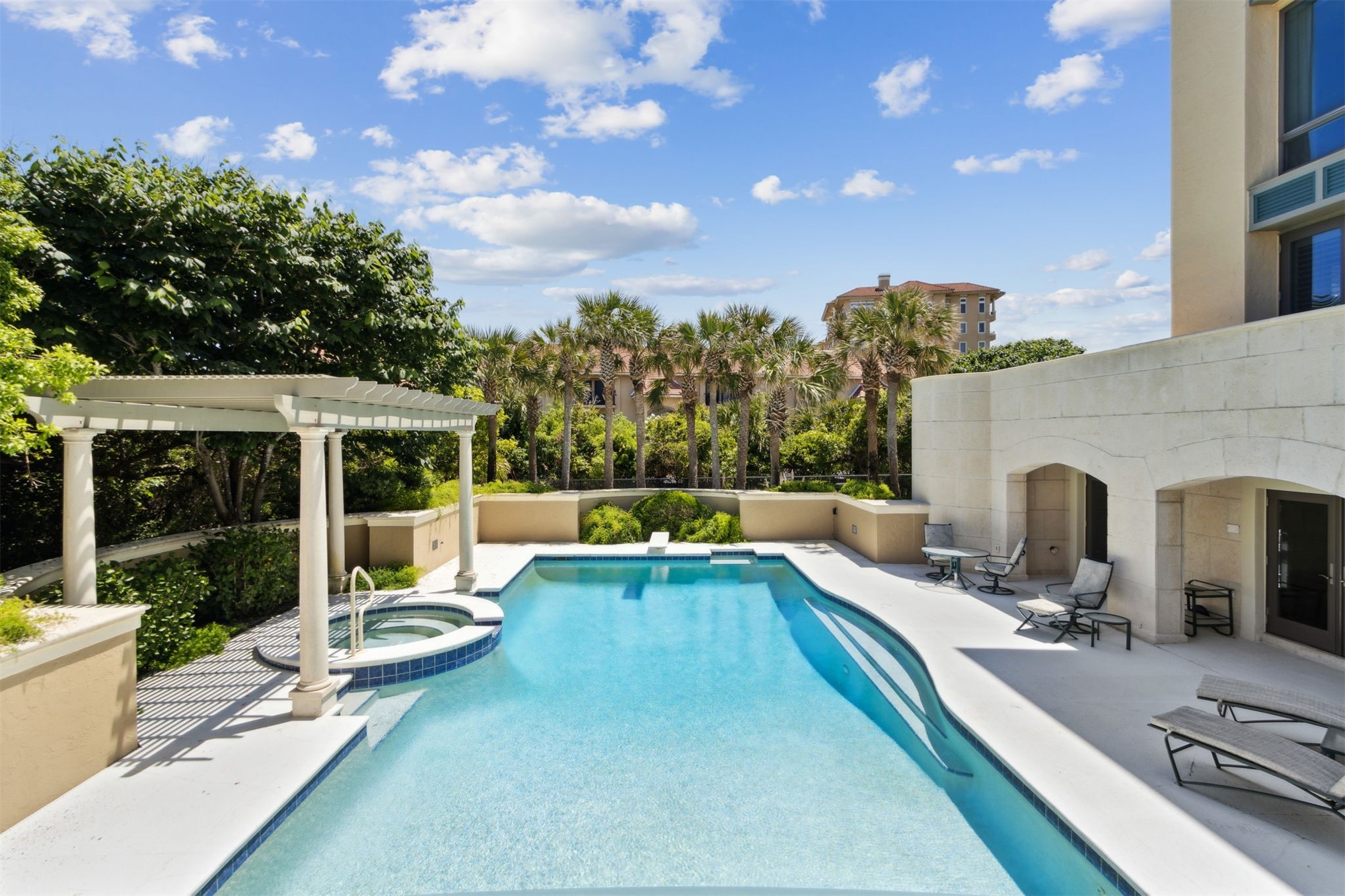 28 DUNES ROW