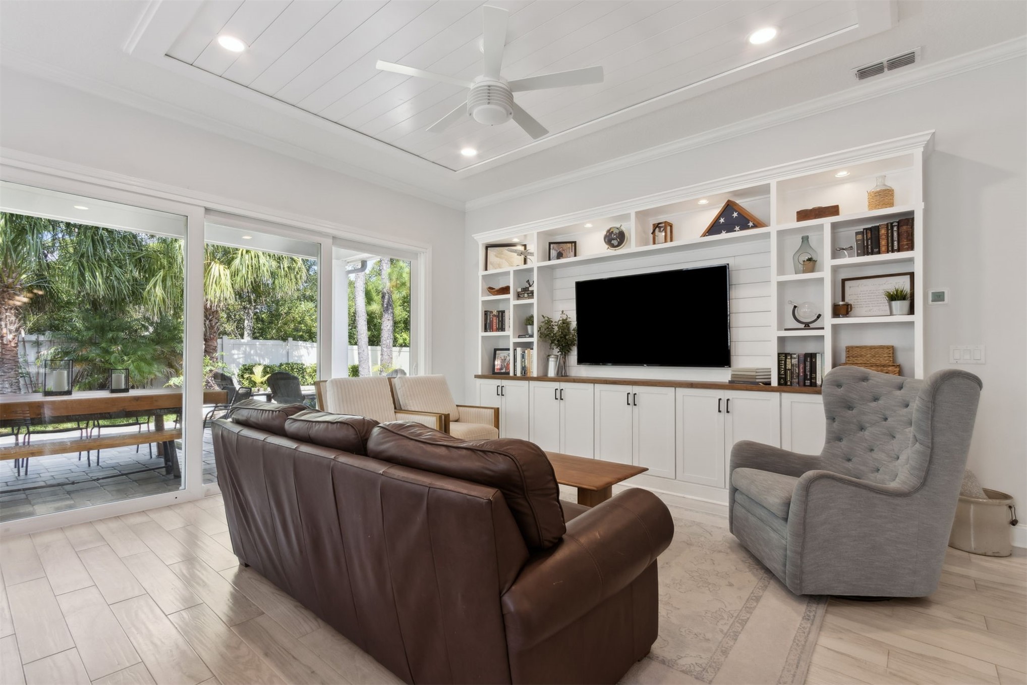 2815 TURTLE SHORES DRIVE