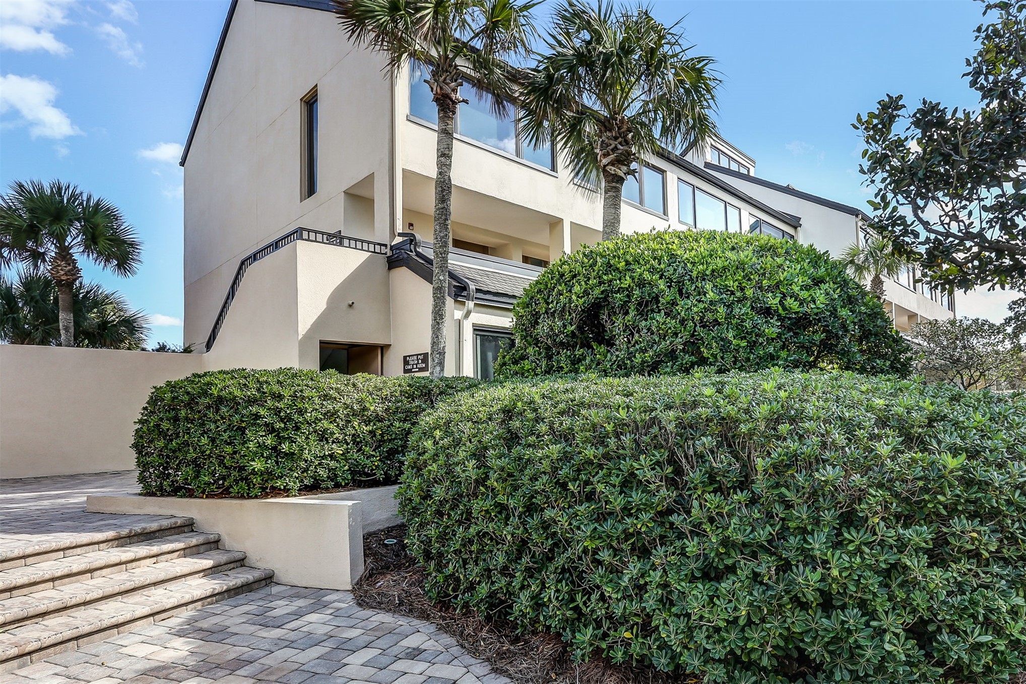 1019 CAPTAINS COURT DRIVE 1019