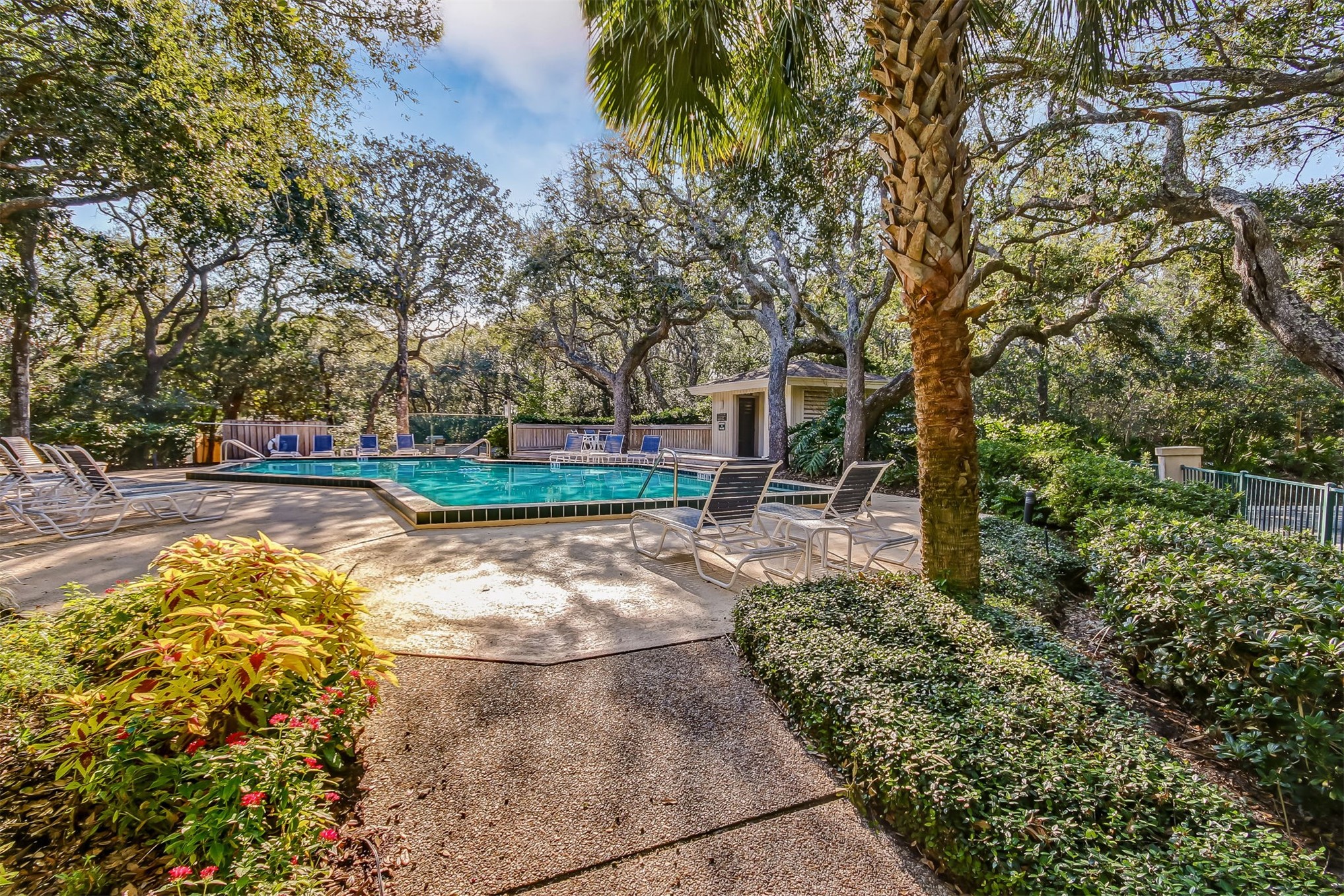 1019 CAPTAINS COURT DRIVE 1019