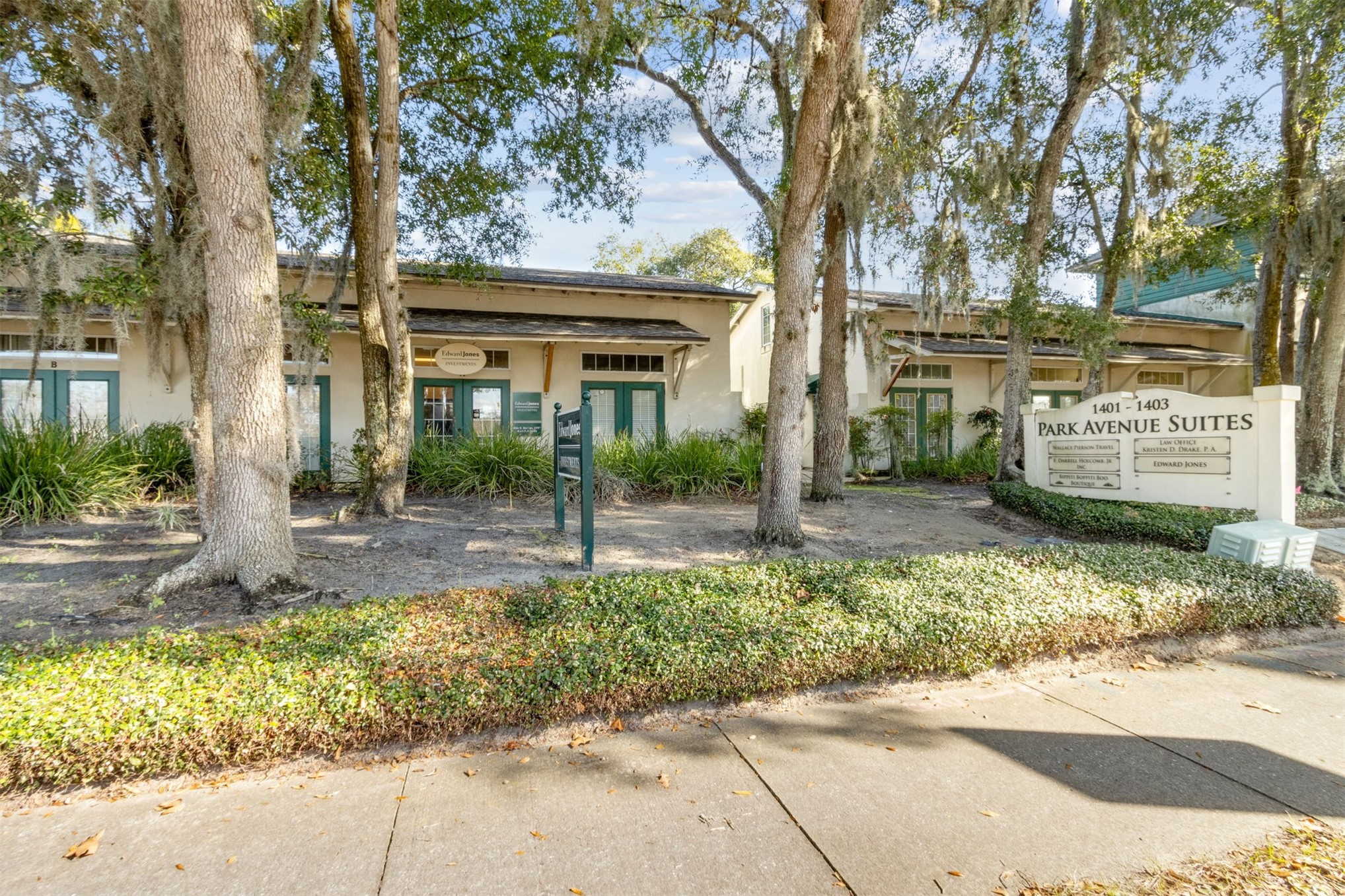 1401 PARK AVENUE