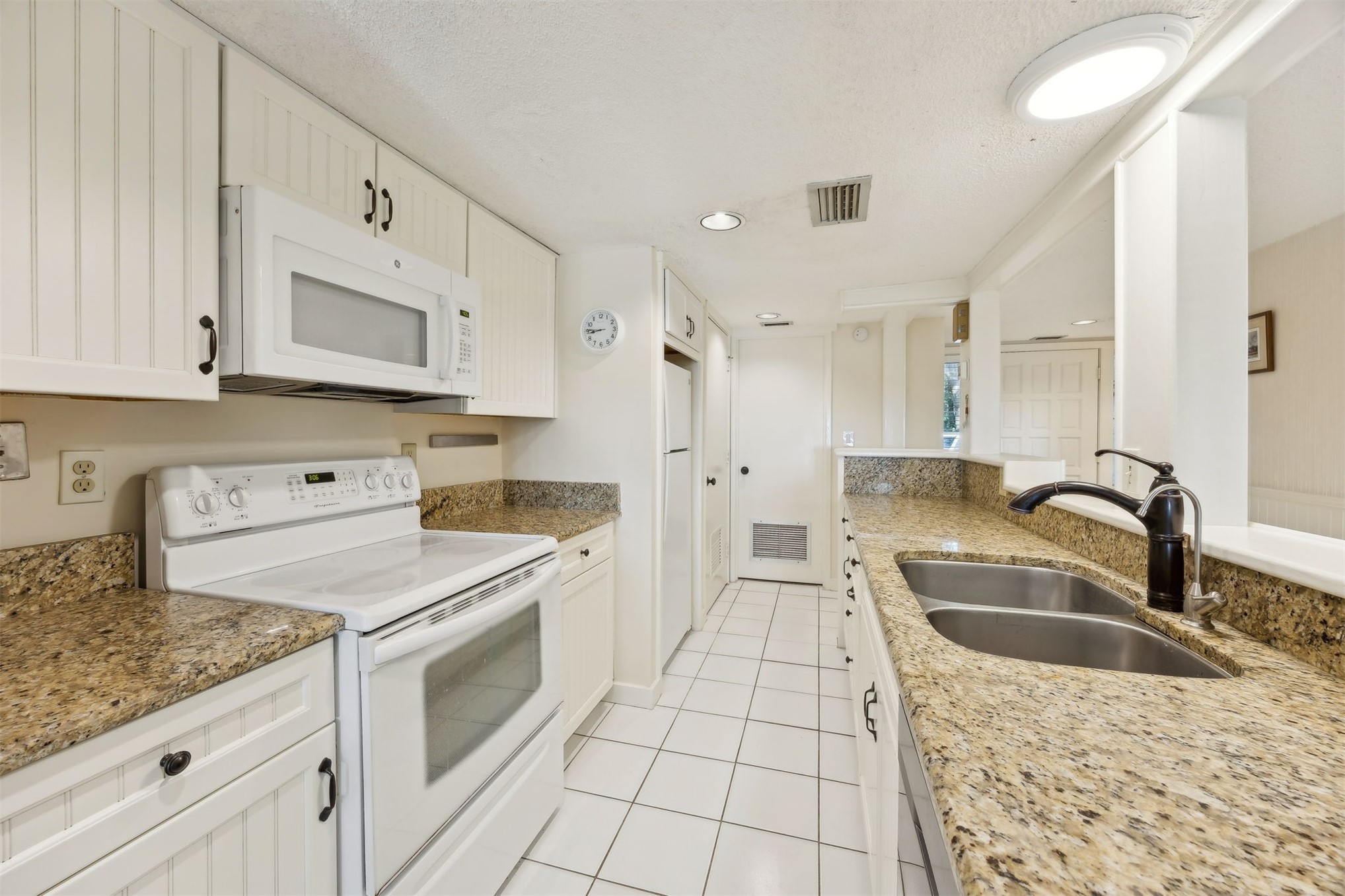 3051 SEA MARSH ROAD 3051