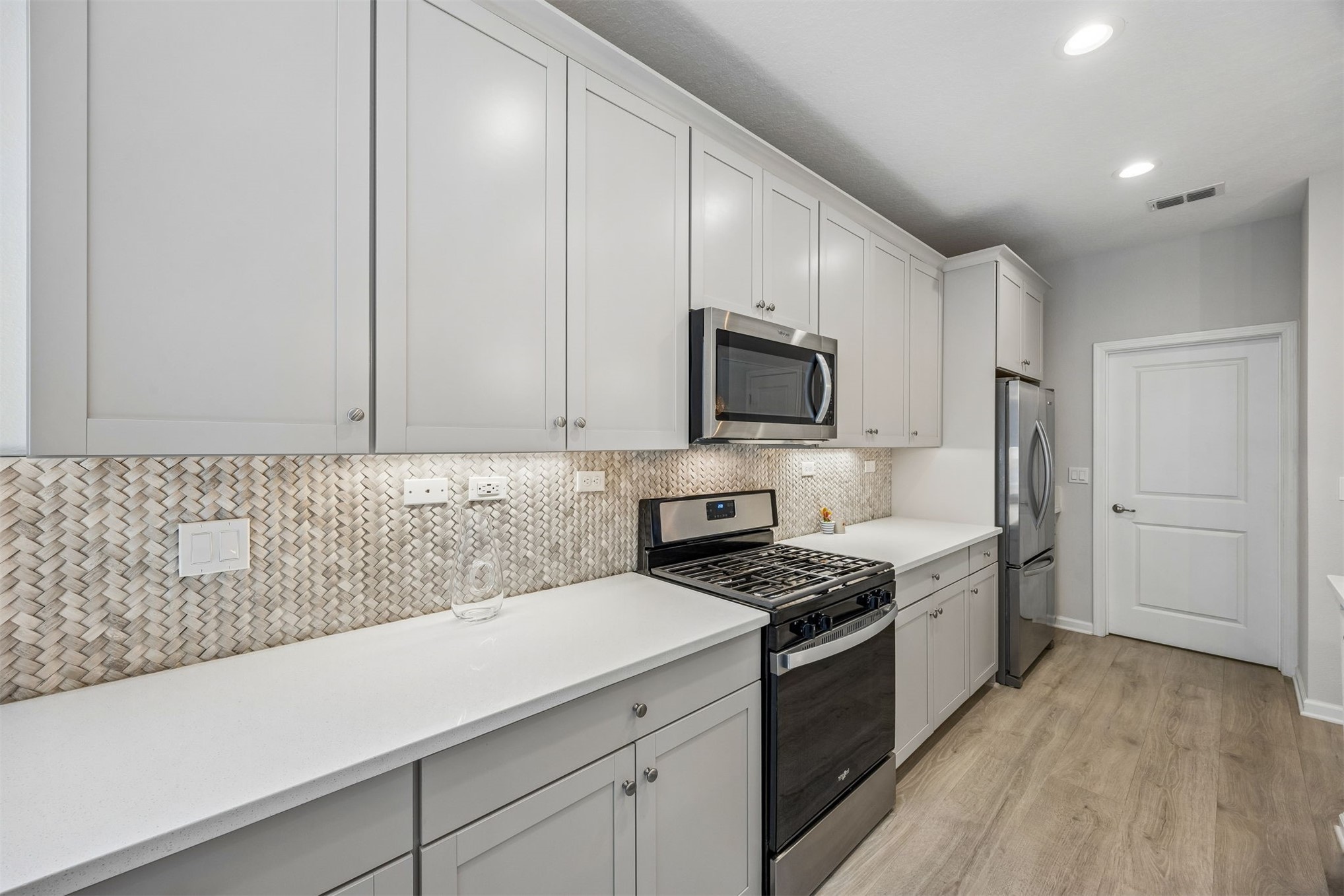 95198 ORCHID BLOSSOM TRAIL