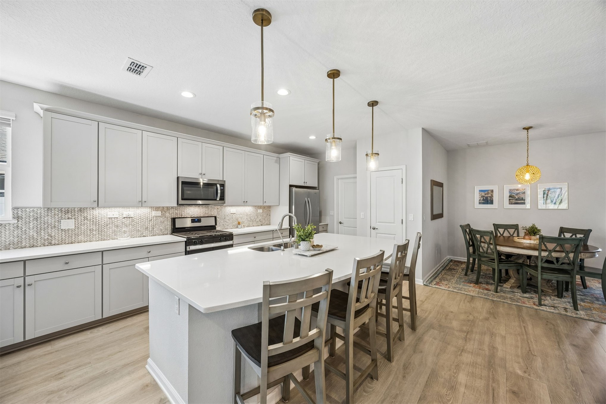 95198 ORCHID BLOSSOM TRAIL