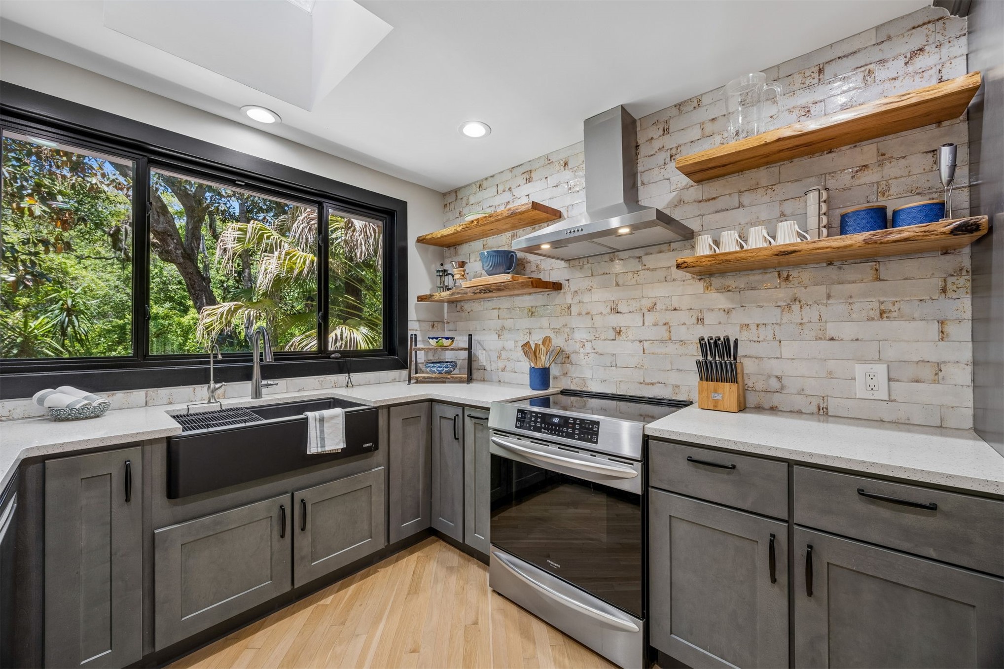 57 LAUREL OAK