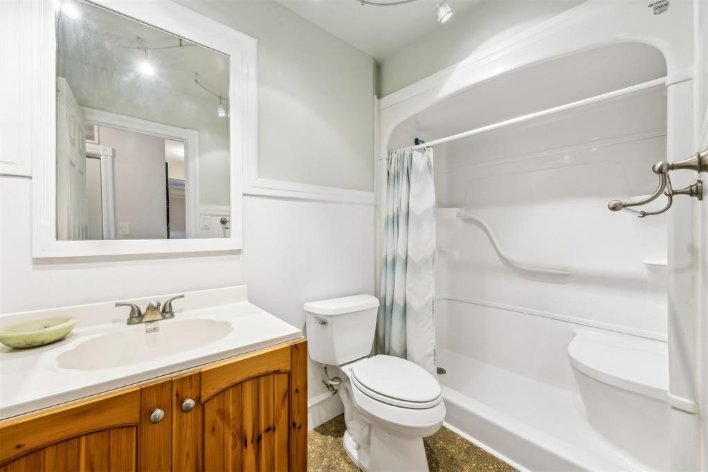 2206 BOXWOOD LANE 2206