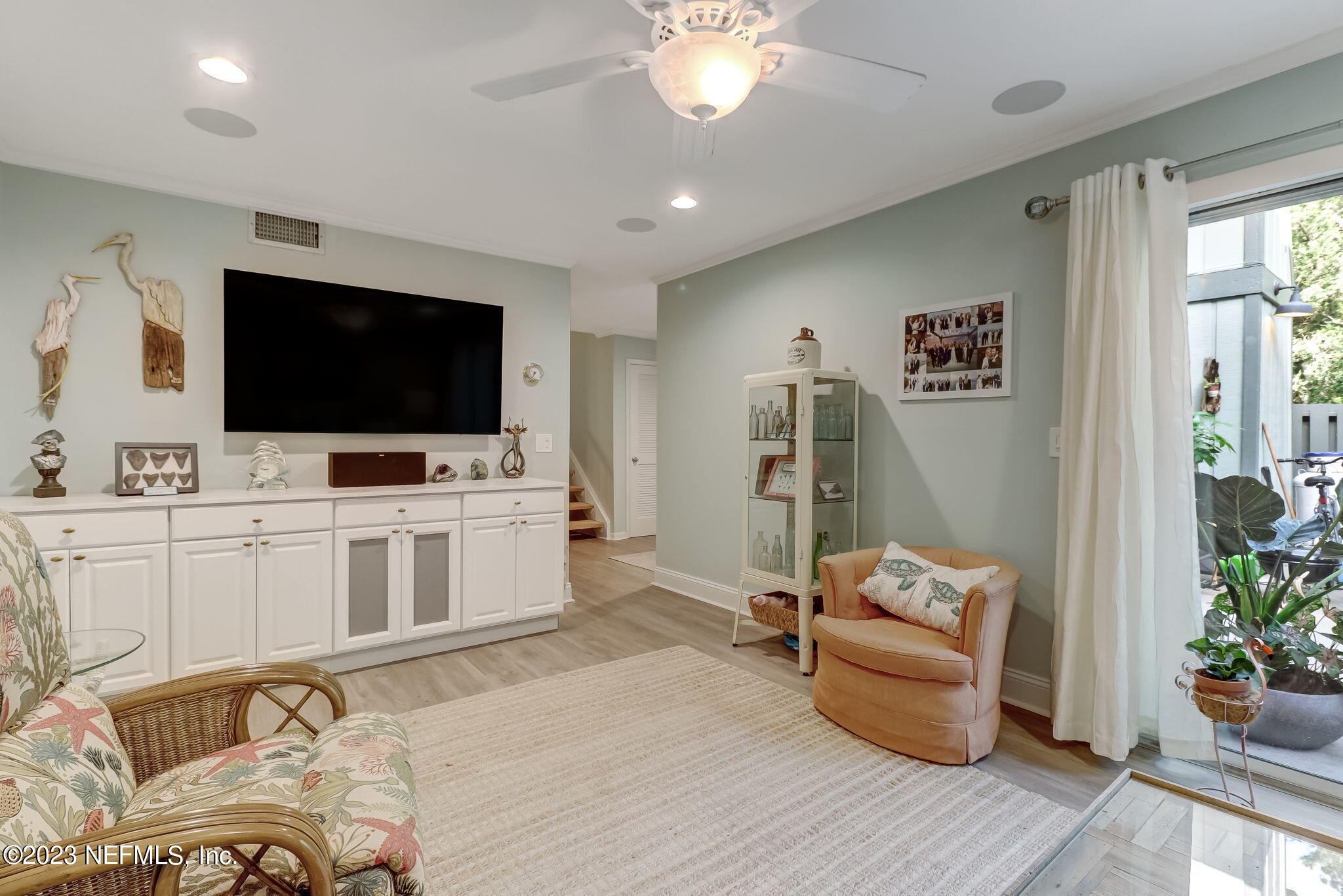 2700 MIZELL Avenue, 903