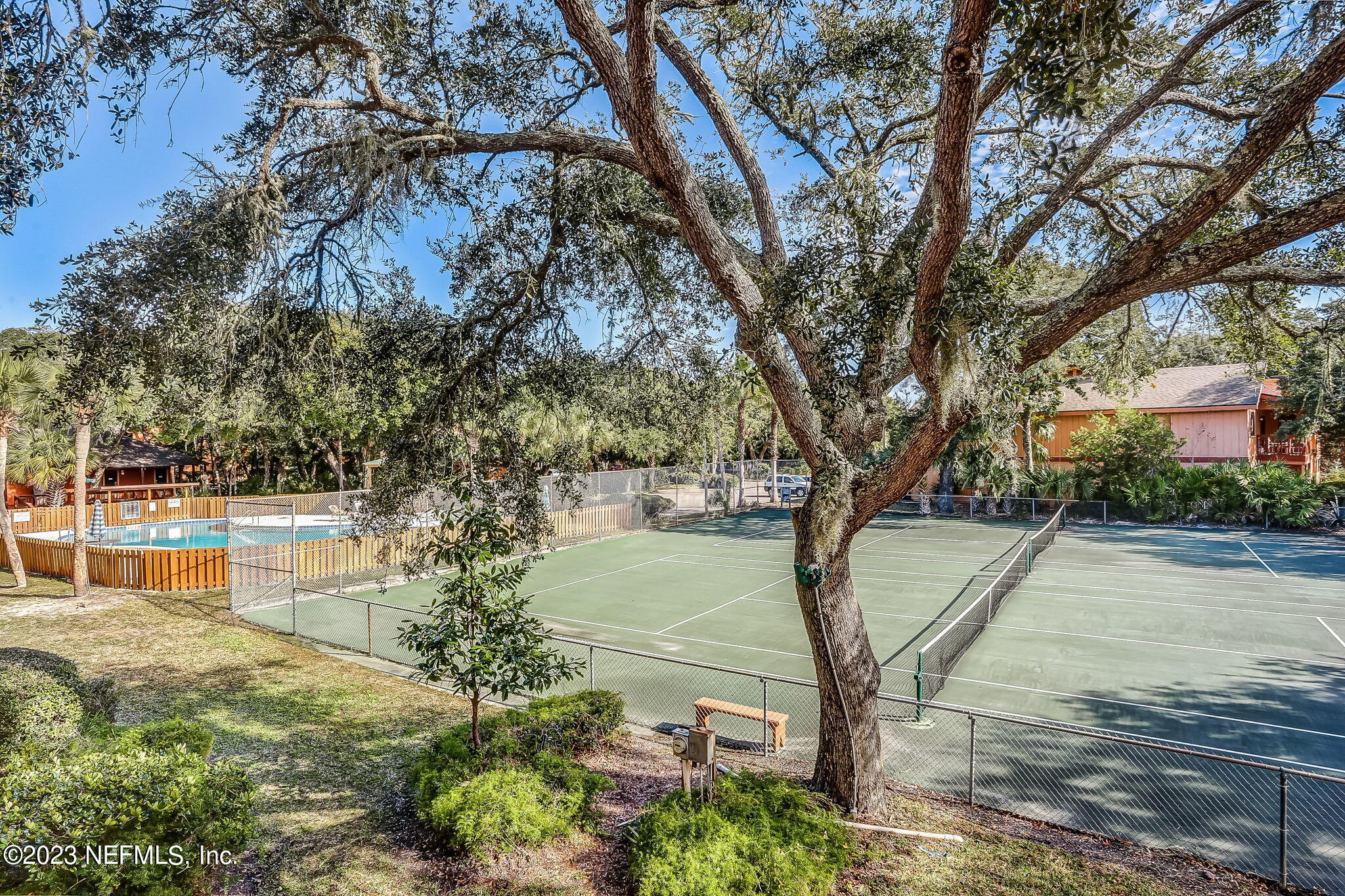2700 MIZELL Avenue, 903