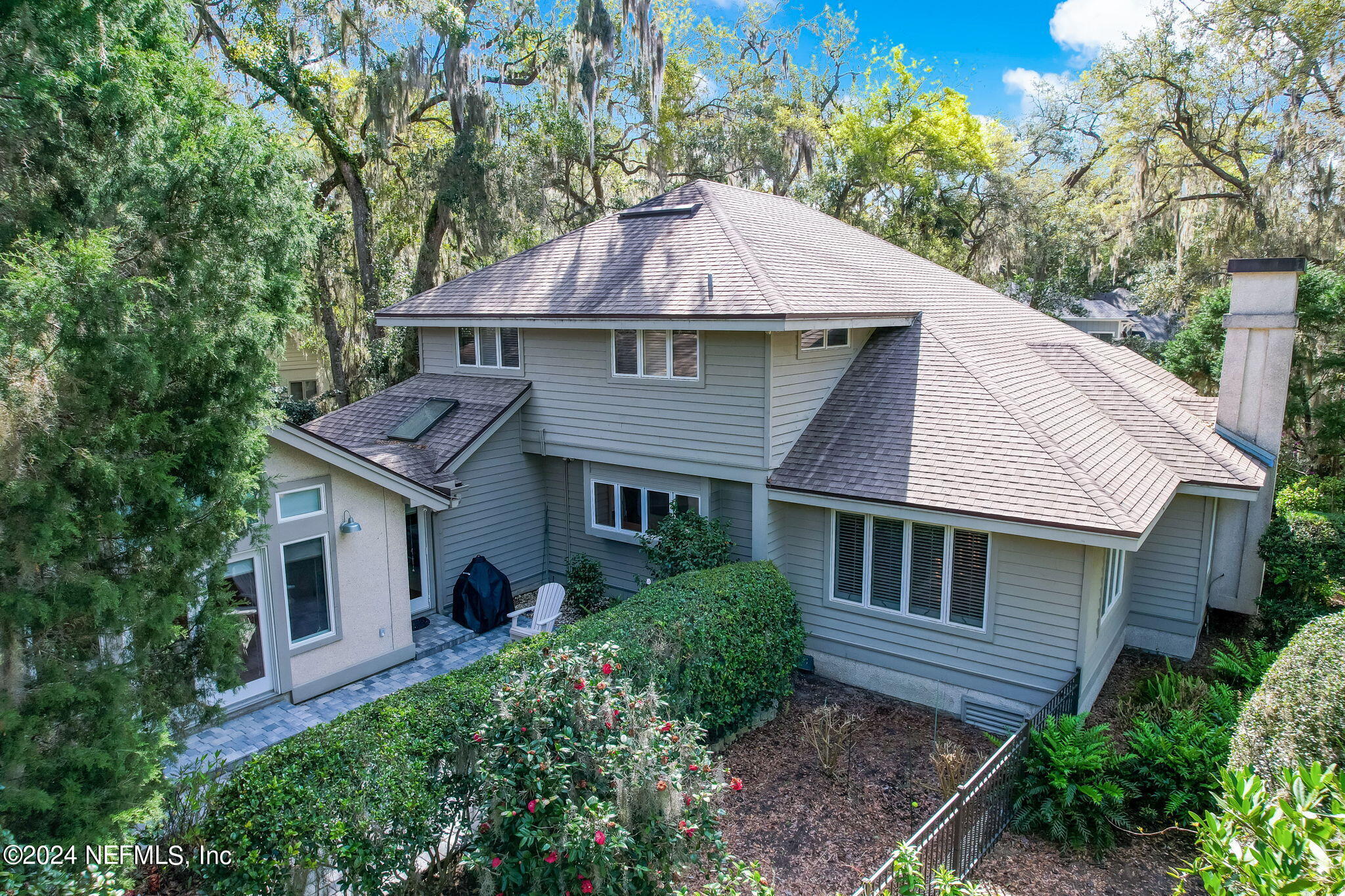 19 SPARKLEBERRY Court