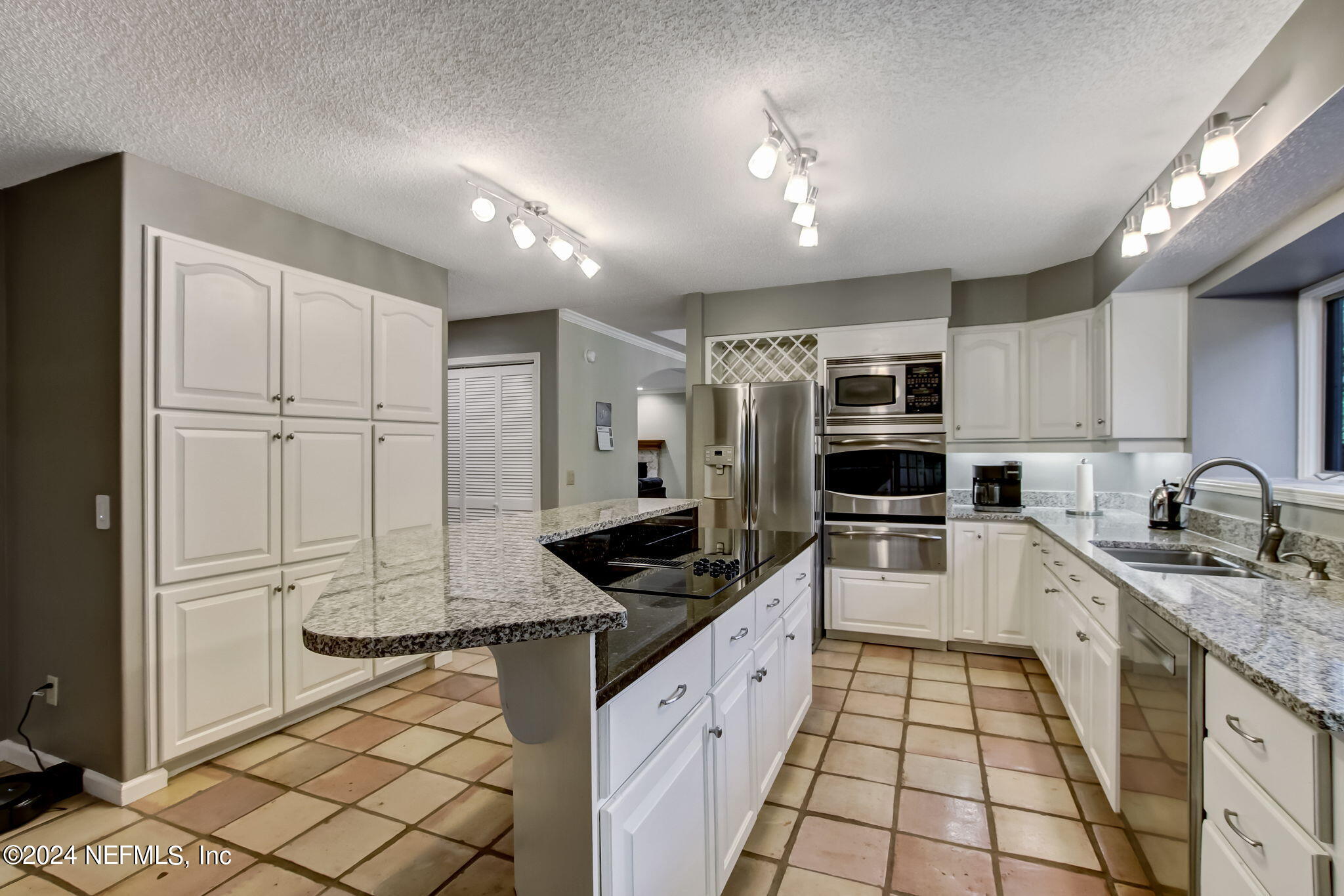 19 SPARKLEBERRY Court