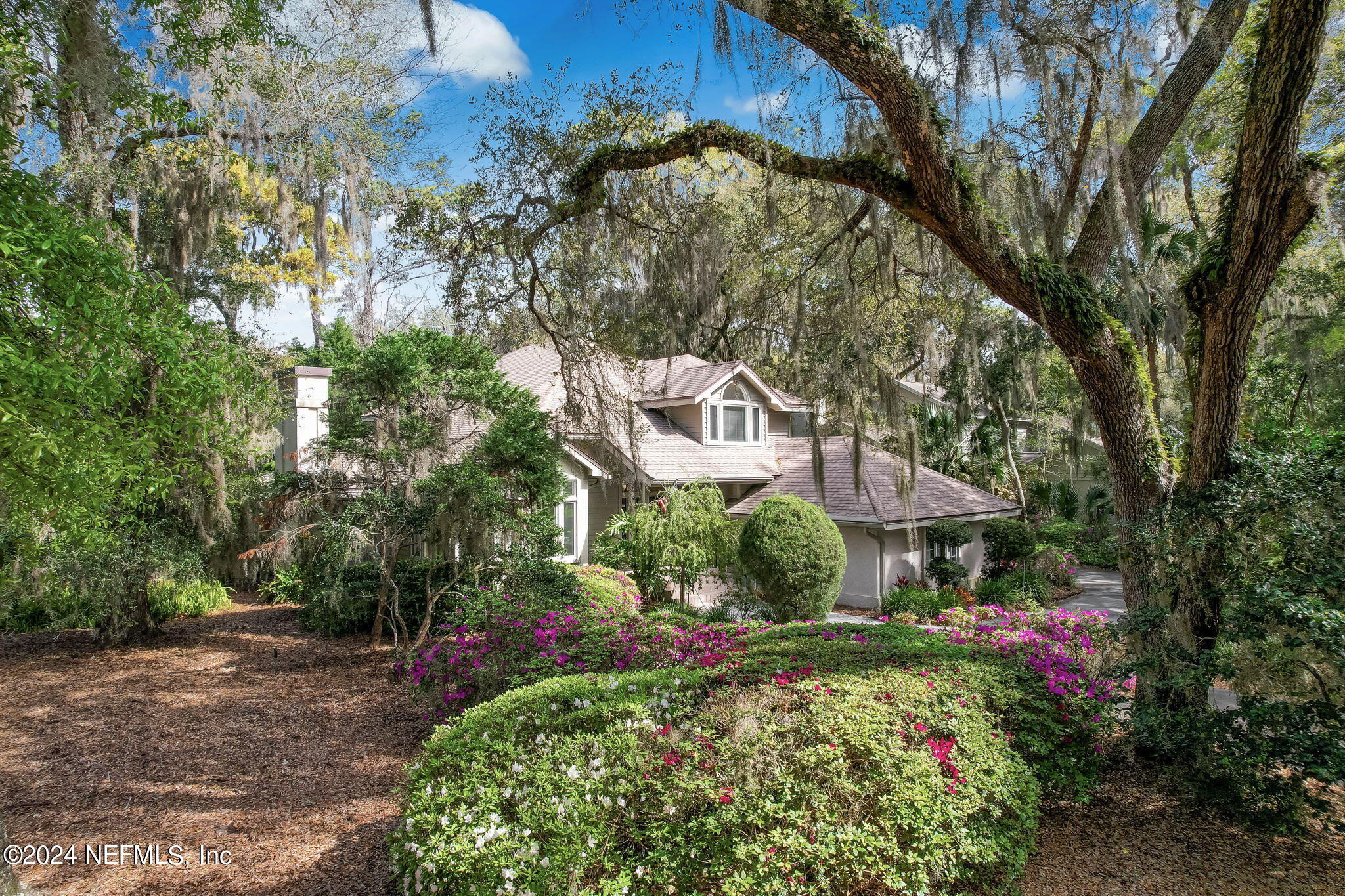 19 SPARKLEBERRY Court