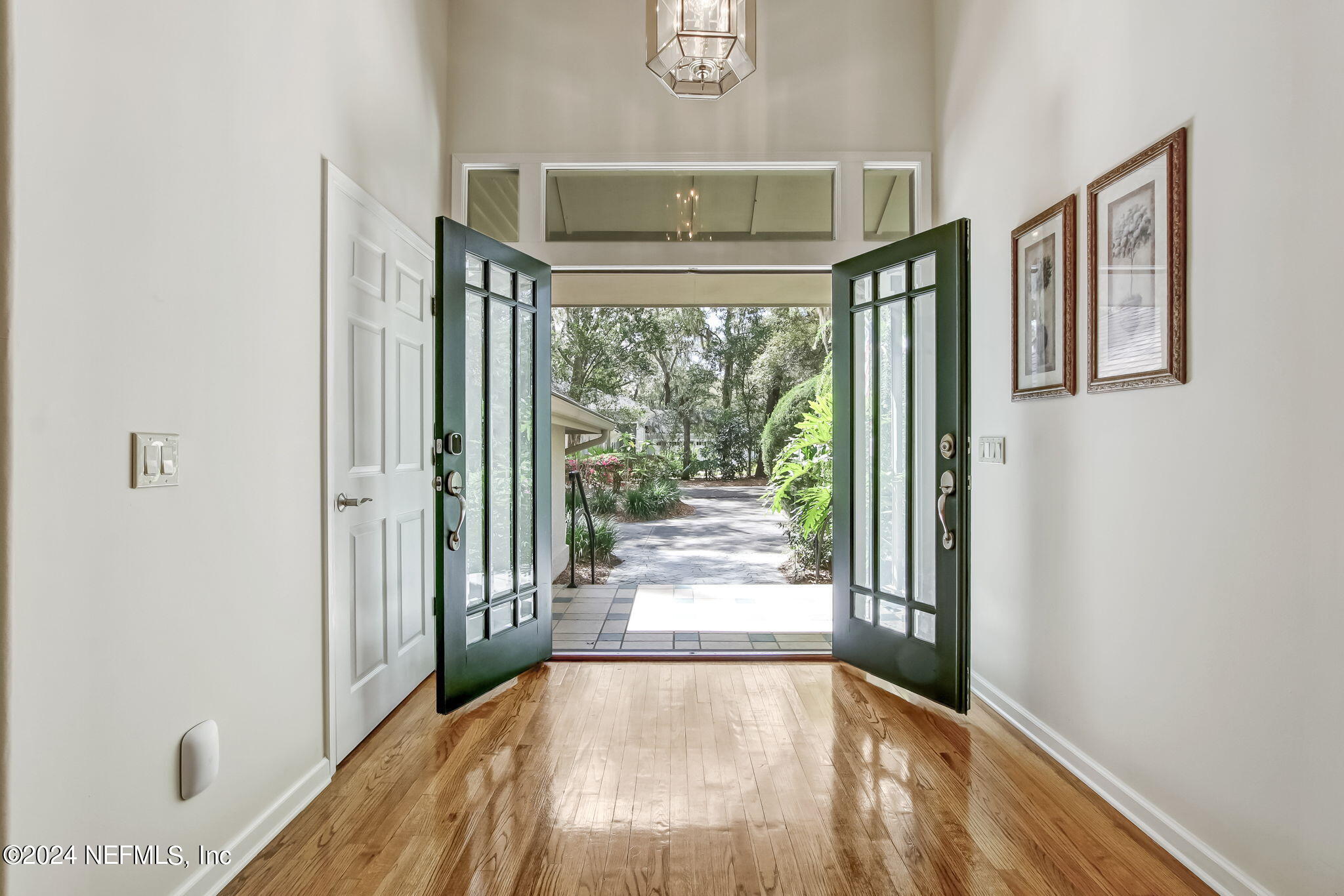 19 SPARKLEBERRY Court